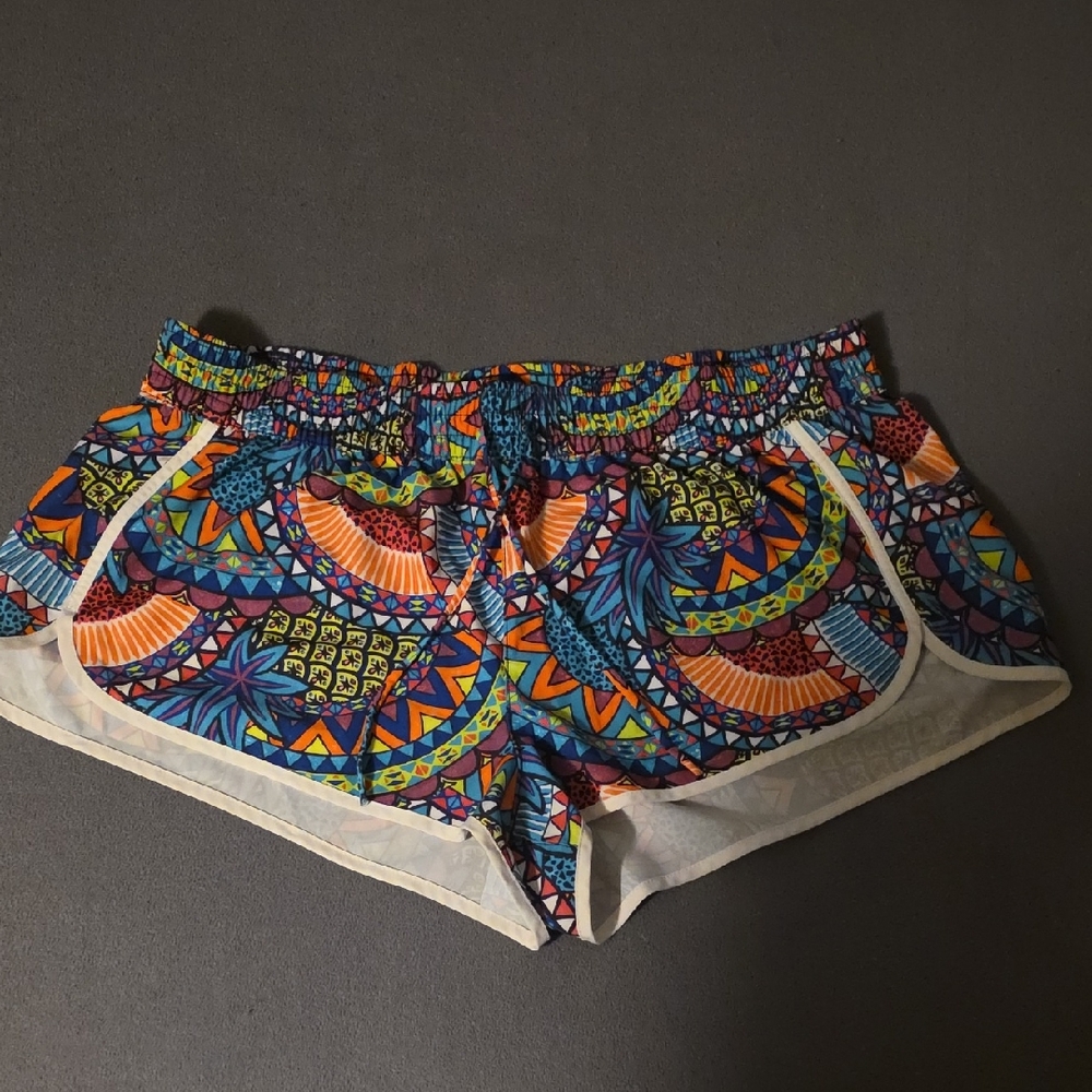 No Boundaries Multicolor Geometric Women's Athletic Shorts